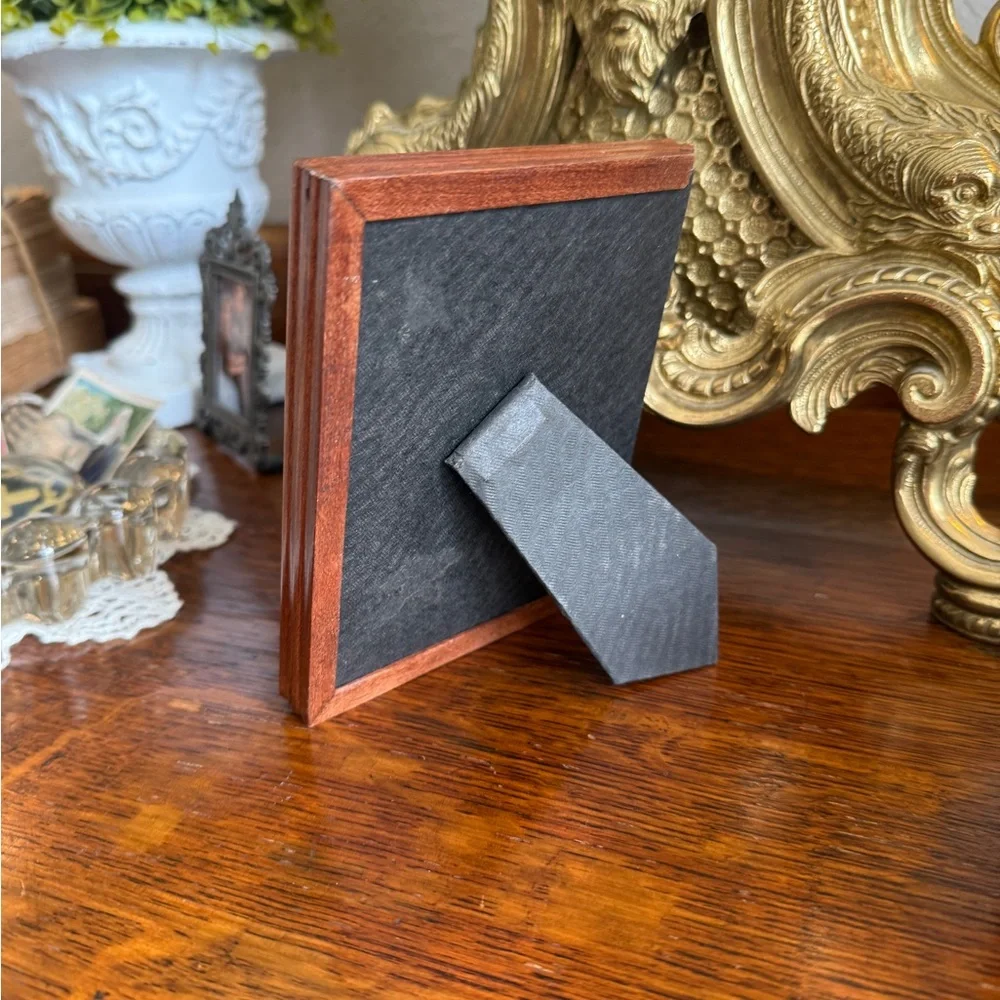 SOLD vintage religious picture in wood frame - Picture 7 of 8